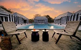 Badi Meadows By Wilkisto Near Fatehsagar Lake